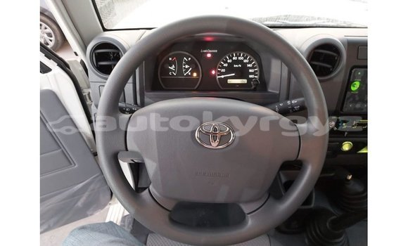 Buy Import Toyota Land Cruiser White Car in Import - Dubai in Batken Buy Import Toyota Land Cruiser White Car in Import - Dubai in Batken