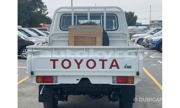 Buy Import Toyota Land Cruiser White Car in Import - Dubai in Batken Buy Import Toyota Land Cruiser White Car in Import - Dubai in Batken