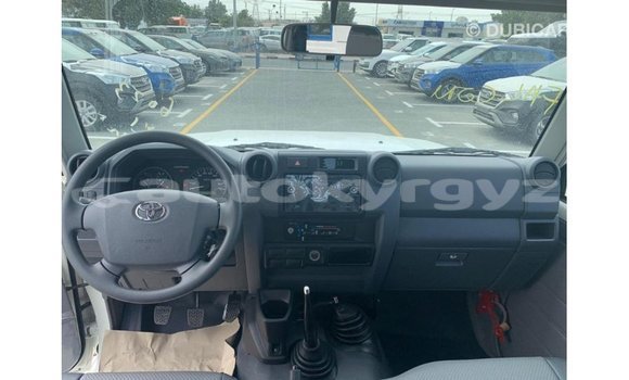 Buy Import Toyota Land Cruiser White Car in Import - Dubai in Batken Buy Import Toyota Land Cruiser White Car in Import - Dubai in Batken