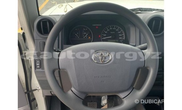 Buy Import Toyota Land Cruiser White Car in Import - Dubai in Batken Buy Import Toyota Land Cruiser White Car in Import - Dubai in Batken