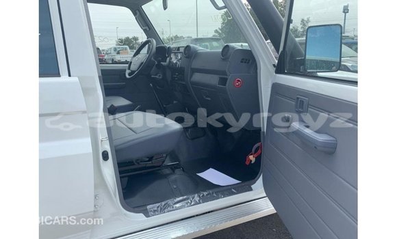 Buy Import Toyota Land Cruiser White Car in Import - Dubai in Batken Buy Import Toyota Land Cruiser White Car in Import - Dubai in Batken