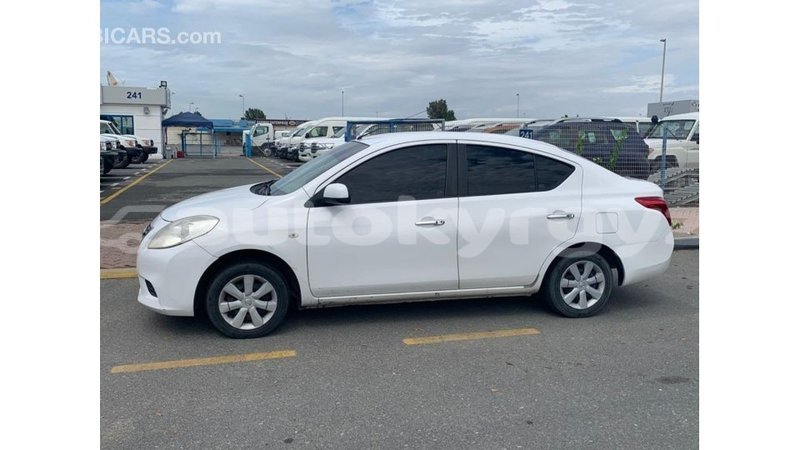 Big with watermark nissan sunny batken import dubai 3515