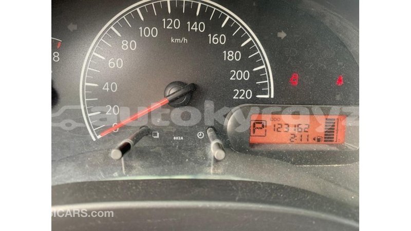 Big with watermark nissan sunny batken import dubai 3515