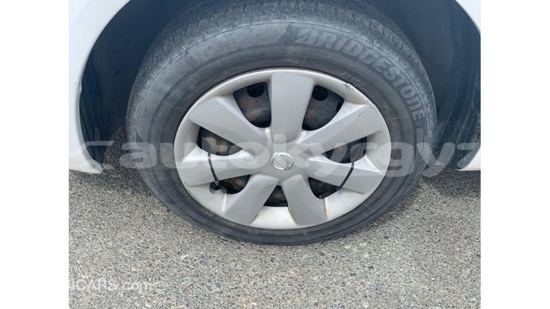 Big with watermark nissan sunny batken import dubai 3515