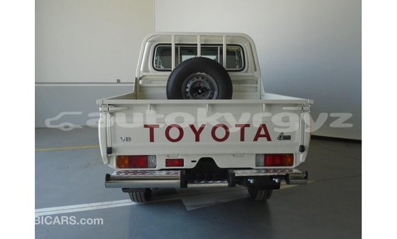 Buy Import Toyota Land Cruiser White Car in Import - Dubai in Batken Buy Import Toyota Land Cruiser White Car in Import - Dubai in Batken