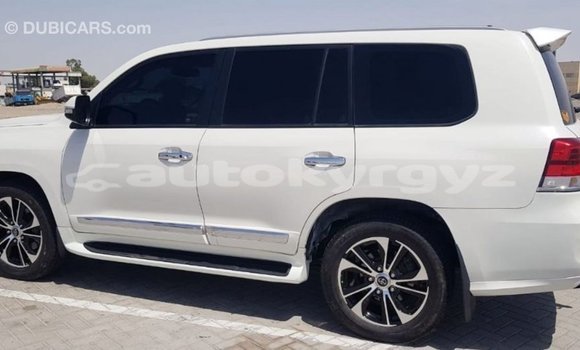 Buy Import Toyota Land Cruiser White Car in Import - Dubai in Batken Buy Import Toyota Land Cruiser White Car in Import - Dubai in Batken