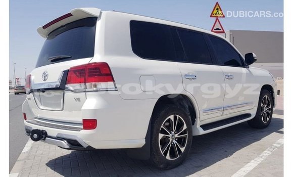 Buy Import Toyota Land Cruiser White Car in Import - Dubai in Batken Buy Import Toyota Land Cruiser White Car in Import - Dubai in Batken