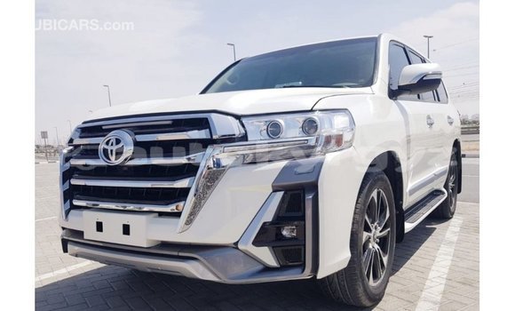 Buy Import Toyota Land Cruiser White Car in Import - Dubai in Batken Buy Import Toyota Land Cruiser White Car in Import - Dubai in Batken