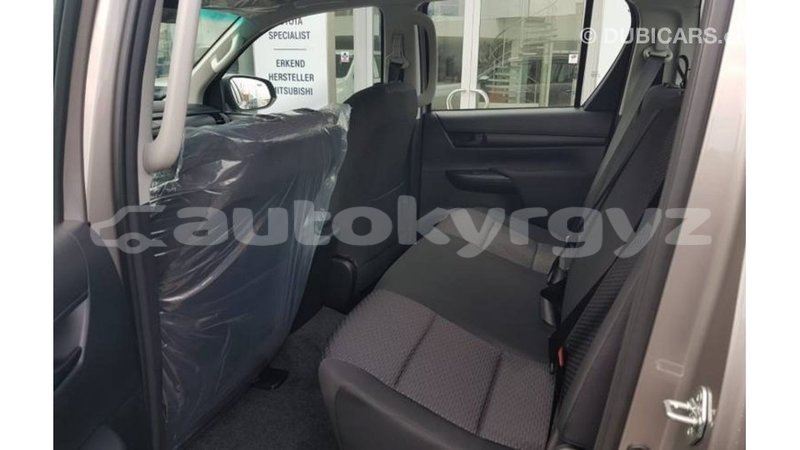 Big with watermark toyota hilux batken import dubai 3551