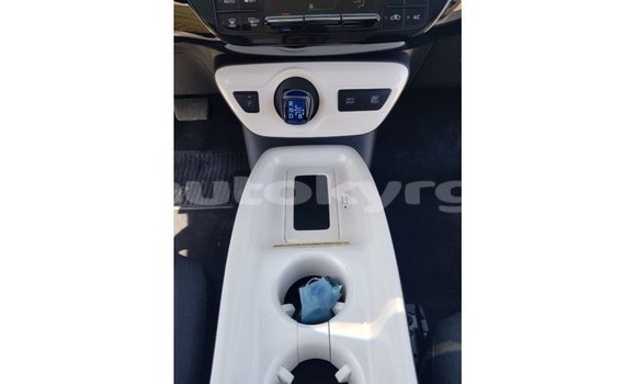Buy Import Toyota Prius White Car in Import - Dubai in Batken Buy Import Toyota Prius White Car in Import - Dubai in Batken