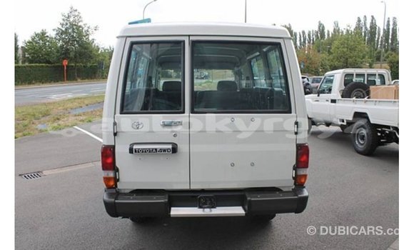 Buy Import Toyota Land Cruiser White Car in Import - Dubai in Batken Buy Import Toyota Land Cruiser White Car in Import - Dubai in Batken