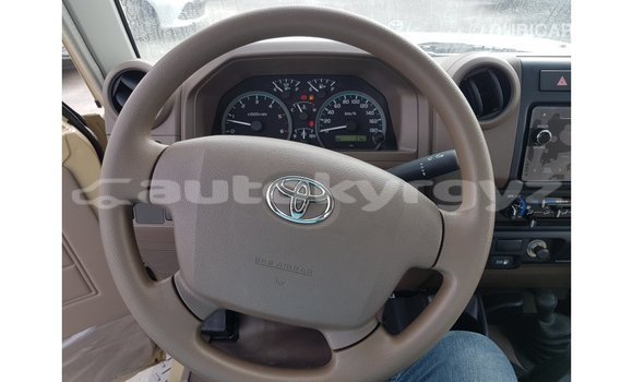 Buy Import Toyota Land Cruiser Beige Car in Import - Dubai in Batken Buy Import Toyota Land Cruiser Beige Car in Import - Dubai in Batken
