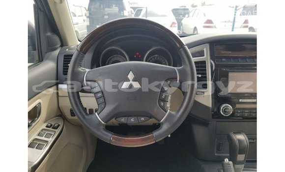 Buy Import Mitsubishi Pajero Red Car in Import - Dubai in Batken Buy Import Mitsubishi Pajero Red Car in Import - Dubai in Batken