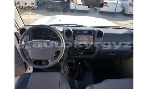 Buy Import Toyota Land Cruiser White Car in Import - Dubai in Batken Buy Import Toyota Land Cruiser White Car in Import - Dubai in Batken