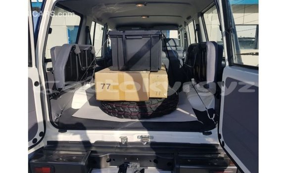 Buy Import Toyota Land Cruiser White Car in Import - Dubai in Batken Buy Import Toyota Land Cruiser White Car in Import - Dubai in Batken