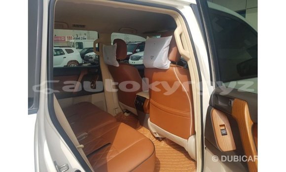 Buy Import Toyota Land Cruiser White Car in Import - Dubai in Batken Buy Import Toyota Land Cruiser White Car in Import - Dubai in Batken