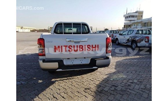 Buy Import Mitsubishi L200 White Car in Import - Dubai in Batken Buy Import Mitsubishi L200 White Car in Import - Dubai in Batken