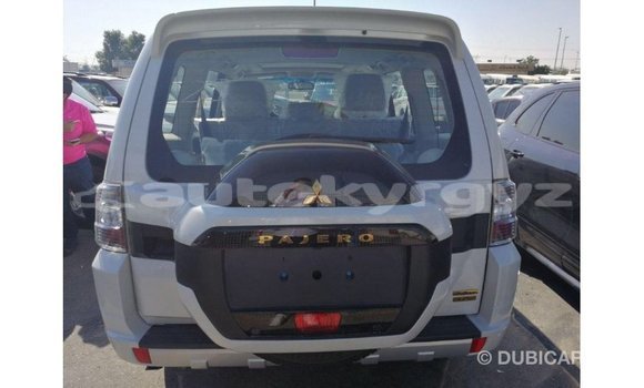 Buy Import Mitsubishi Pajero White Car in Import - Dubai in Batken Buy Import Mitsubishi Pajero White Car in Import - Dubai in Batken