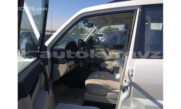Buy Import Mitsubishi Pajero White Car in Import - Dubai in Batken Buy Import Mitsubishi Pajero White Car in Import - Dubai in Batken
