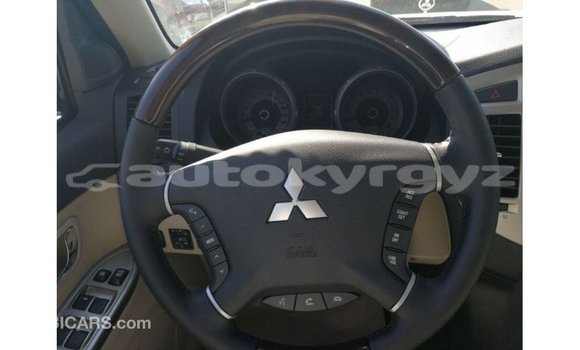 Buy Import Mitsubishi Pajero White Car in Import - Dubai in Batken Buy Import Mitsubishi Pajero White Car in Import - Dubai in Batken