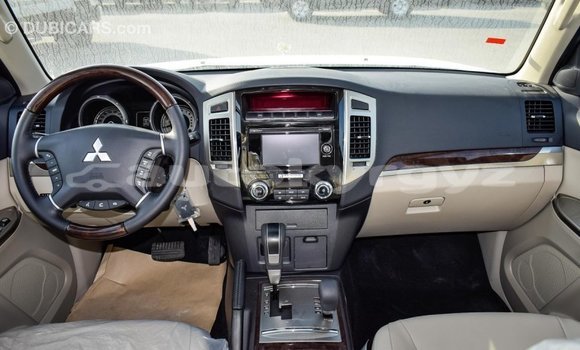 Buy Import Mitsubishi Pajero White Car in Import - Dubai in Batken Buy Import Mitsubishi Pajero White Car in Import - Dubai in Batken