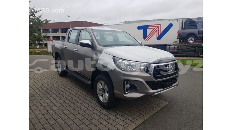 Big with watermark toyota hilux batken import dubai 3673