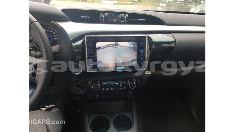 Big with watermark toyota hilux batken import dubai 3673