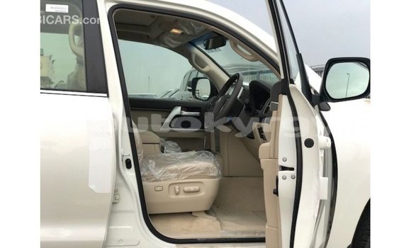 Buy Import Toyota Land Cruiser White Car in Import - Dubai in Batken Buy Import Toyota Land Cruiser White Car in Import - Dubai in Batken