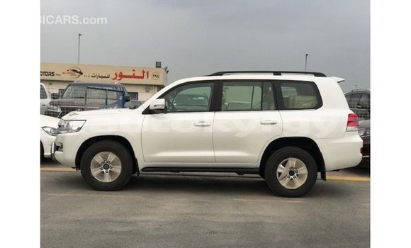 Buy Import Toyota Land Cruiser White Car in Import - Dubai in Batken Buy Import Toyota Land Cruiser White Car in Import - Dubai in Batken