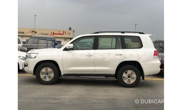 Buy Import Toyota Land Cruiser White Car in Import - Dubai in Batken Buy Import Toyota Land Cruiser White Car in Import - Dubai in Batken