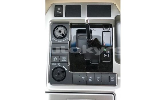 Buy Import Toyota Land Cruiser White Car in Import - Dubai in Batken Buy Import Toyota Land Cruiser White Car in Import - Dubai in Batken