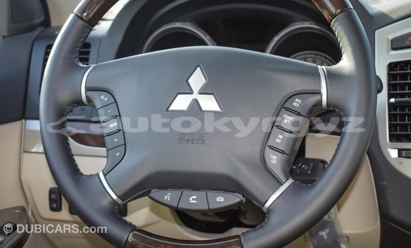Buy Import Mitsubishi Pajero White Car in Import - Dubai in Batken Buy Import Mitsubishi Pajero White Car in Import - Dubai in Batken