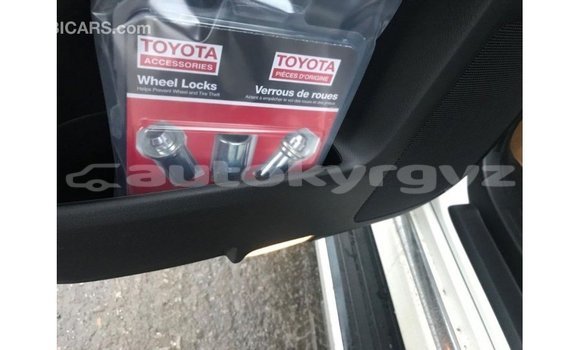 Buy Import Toyota 4Runner White Car in Import - Dubai in Batken Buy Import Toyota 4Runner White Car in Import - Dubai in Batken