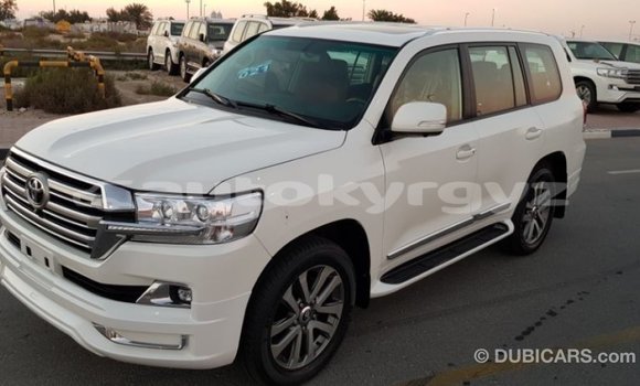 Buy Import Toyota Land Cruiser White Car in Import - Dubai in Batken Buy Import Toyota Land Cruiser White Car in Import - Dubai in Batken