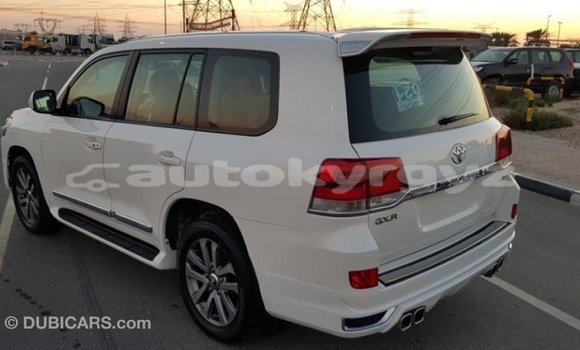 Buy Import Toyota Land Cruiser White Car in Import - Dubai in Batken Buy Import Toyota Land Cruiser White Car in Import - Dubai in Batken