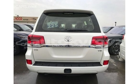 Buy Import Toyota Land Cruiser White Car in Import - Dubai in Batken Buy Import Toyota Land Cruiser White Car in Import - Dubai in Batken