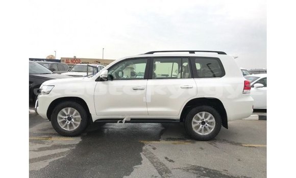 Buy Import Toyota Land Cruiser White Car in Import - Dubai in Batken Buy Import Toyota Land Cruiser White Car in Import - Dubai in Batken