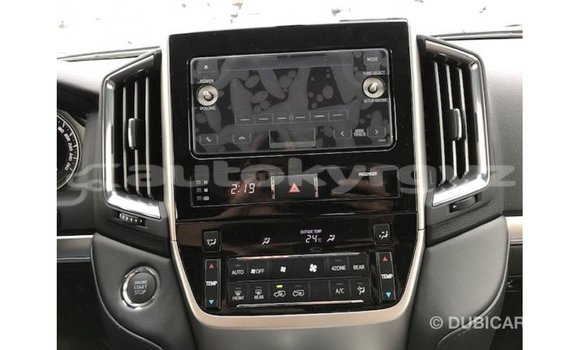 Buy Import Toyota Land Cruiser White Car in Import - Dubai in Batken Buy Import Toyota Land Cruiser White Car in Import - Dubai in Batken