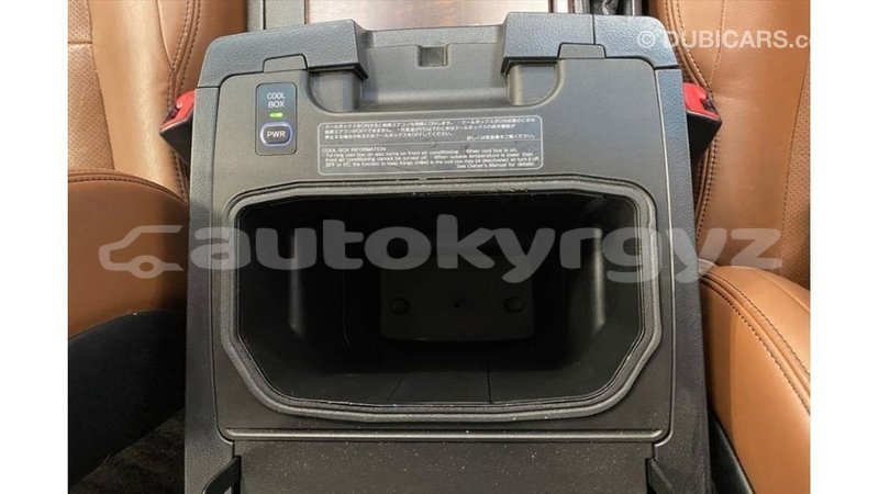 Big with watermark toyota land cruiser batken import dubai 3705