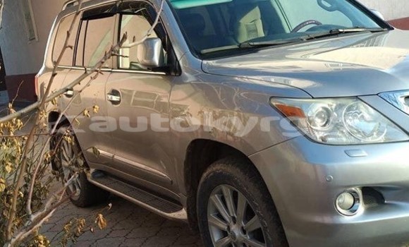 Buy Used Lexus LX 570 Silver Car in Bishkek in Bishkek Buy Used Lexus LX 570 Silver Car in Bishkek in Bishkek