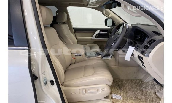 Buy Import Toyota Land Cruiser White Car in Import - Dubai in Batken Buy Import Toyota Land Cruiser White Car in Import - Dubai in Batken