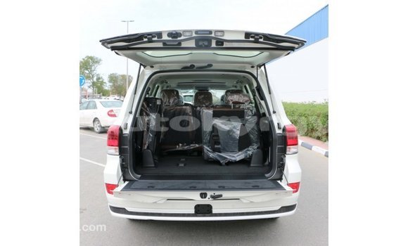 Buy Import Toyota Land Cruiser White Car in Import - Dubai in Batken Buy Import Toyota Land Cruiser White Car in Import - Dubai in Batken