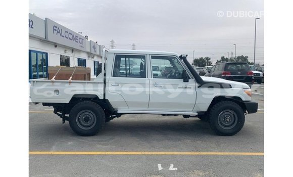 Buy Import Toyota Land Cruiser White Car in Import - Dubai in Batken Buy Import Toyota Land Cruiser White Car in Import - Dubai in Batken