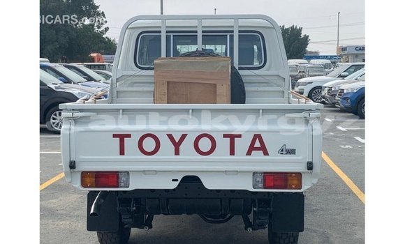 Buy Import Toyota Land Cruiser White Car in Import - Dubai in Batken Buy Import Toyota Land Cruiser White Car in Import - Dubai in Batken