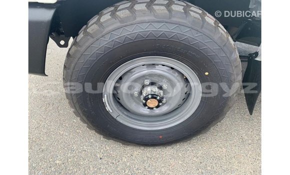 Buy Import Toyota Land Cruiser White Car in Import - Dubai in Batken Buy Import Toyota Land Cruiser White Car in Import - Dubai in Batken