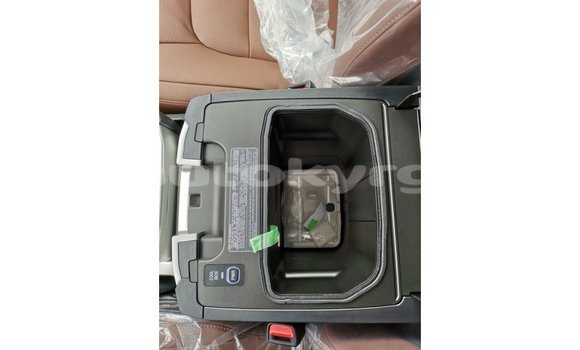 Buy Import Toyota Land Cruiser White Car in Import - Dubai in Batken Buy Import Toyota Land Cruiser White Car in Import - Dubai in Batken