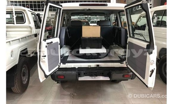 Buy Import Toyota Land Cruiser White Car in Import - Dubai in Batken Buy Import Toyota Land Cruiser White Car in Import - Dubai in Batken