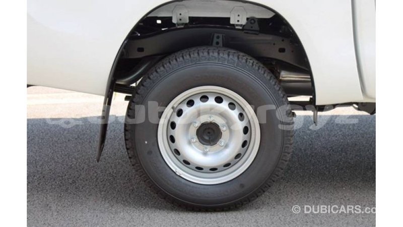 Big with watermark toyota hilux batken import dubai 3770