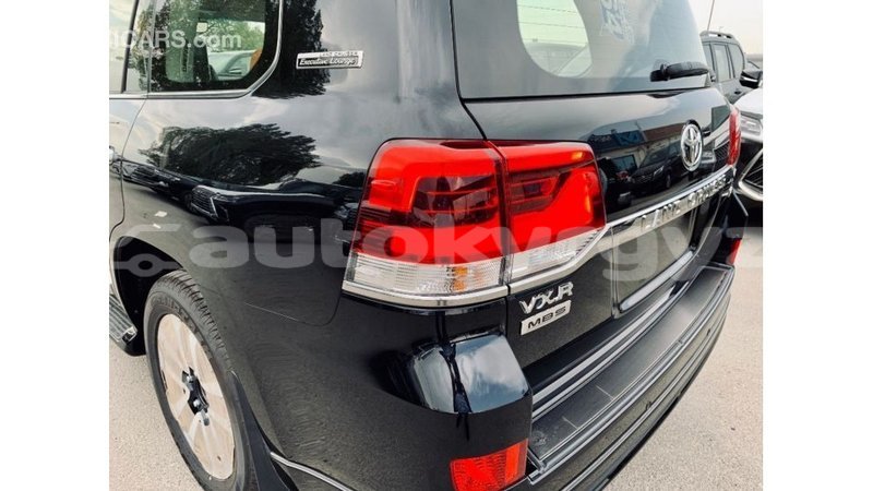 Big with watermark toyota land cruiser batken import dubai 3773