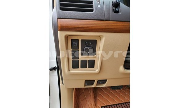 Buy Import Toyota Prado White Car in Import - Dubai in Batken Buy Import Toyota Prado White Car in Import - Dubai in Batken